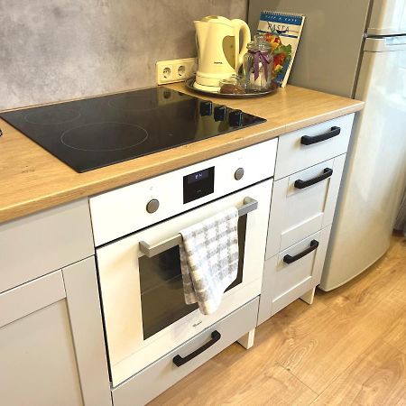 Cozy Home Apartment Lielvardes, Free Parking, Self Check-In Riga Exterior foto